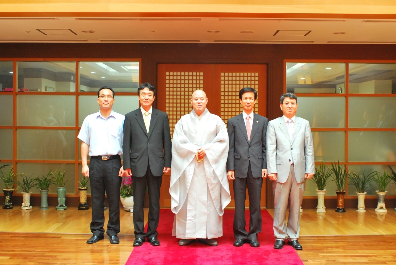 2011.06.30_이돈구 산림청장 예방2